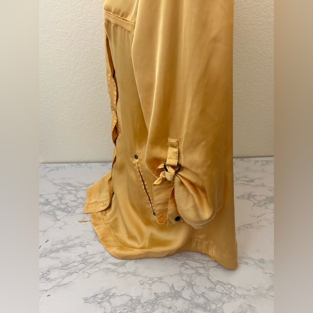 Chico’s 2 Button Up Shirt Womens Long Sleeve Pearl Snap Satin Yellow Gold Top - Picture 5 of 7